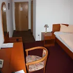 Eiscafe-pizzeria-hotel Rialto מלון Eilenburg