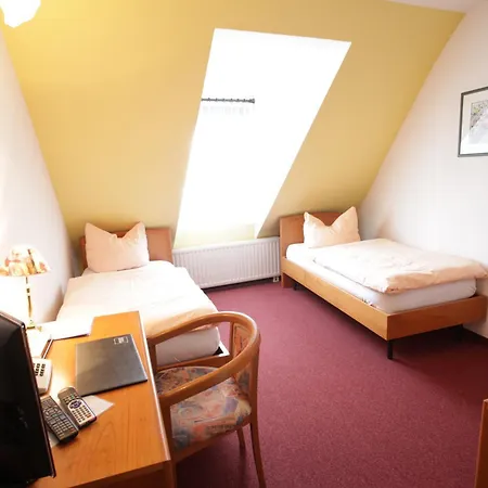 Отель Eiscafe-pizzeria-hotel Rialto 2*