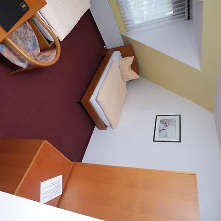 Отель Eiscafe-pizzeria-hotel Rialto