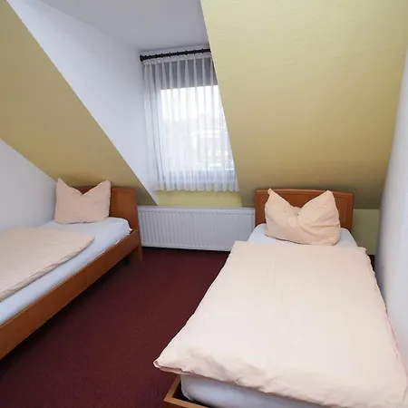 Отель Eiscafe-pizzeria-hotel Rialto 2*