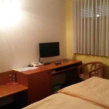 Eiscafe-pizzeria-hotel Rialto Отель Eilenburg