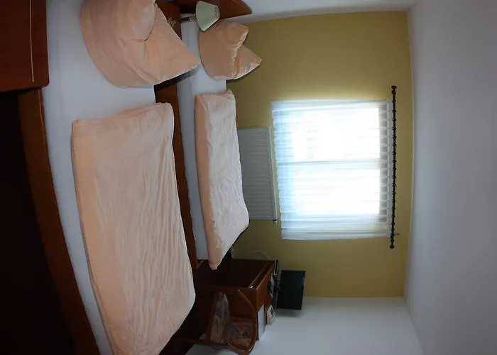 فندق Eiscafe-pizzeria-hotel Rialto 2*