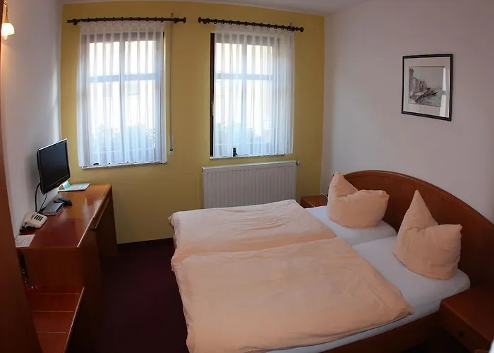 Eiscafe-pizzeria-hotel Rialto מלון 2*