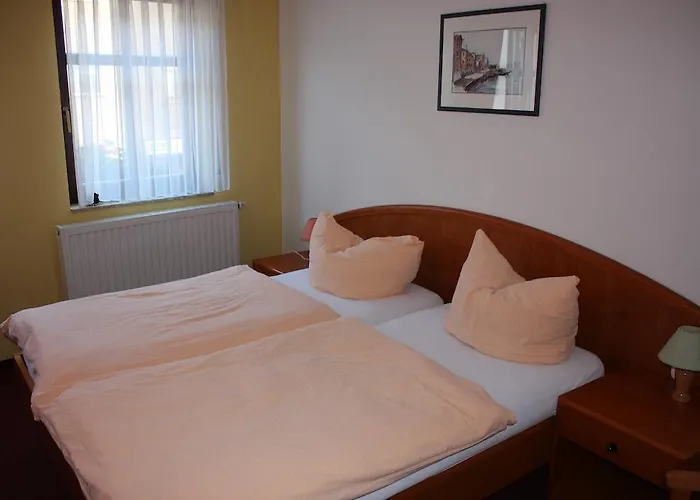 Eiscafe-pizzeria-hotel Rialto فندق 2*