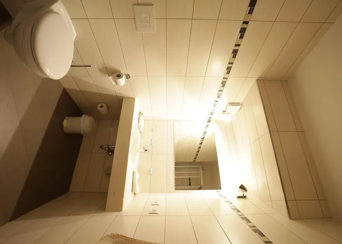 Eiscafe-pizzeria-hotel Rialto מלון Eilenburg