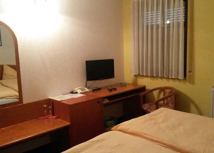 Eiscafe-pizzeria-hotel Rialto מלון Eilenburg