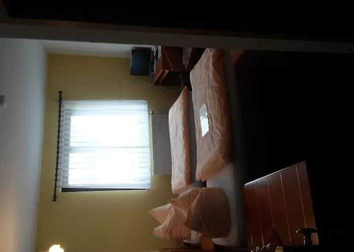 Eiscafe-pizzeria-hotel Rialto 2*